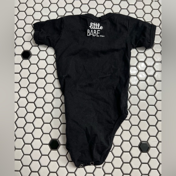 Little babe Onesie size 3-6 months nursery rhymes - Picture 4 of 4